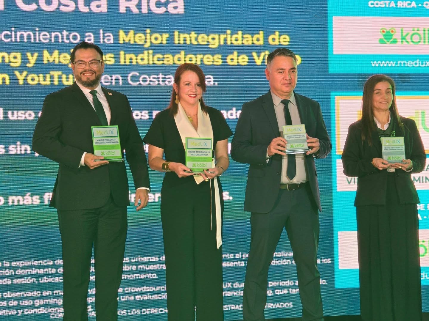 Kölbi recibe cuatro premios internacionales por su cobertura