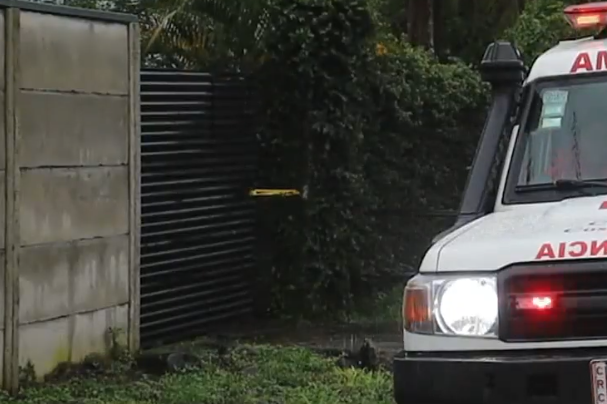 Acribillan a balazos a un hombre dentro de una lujosa vivienda