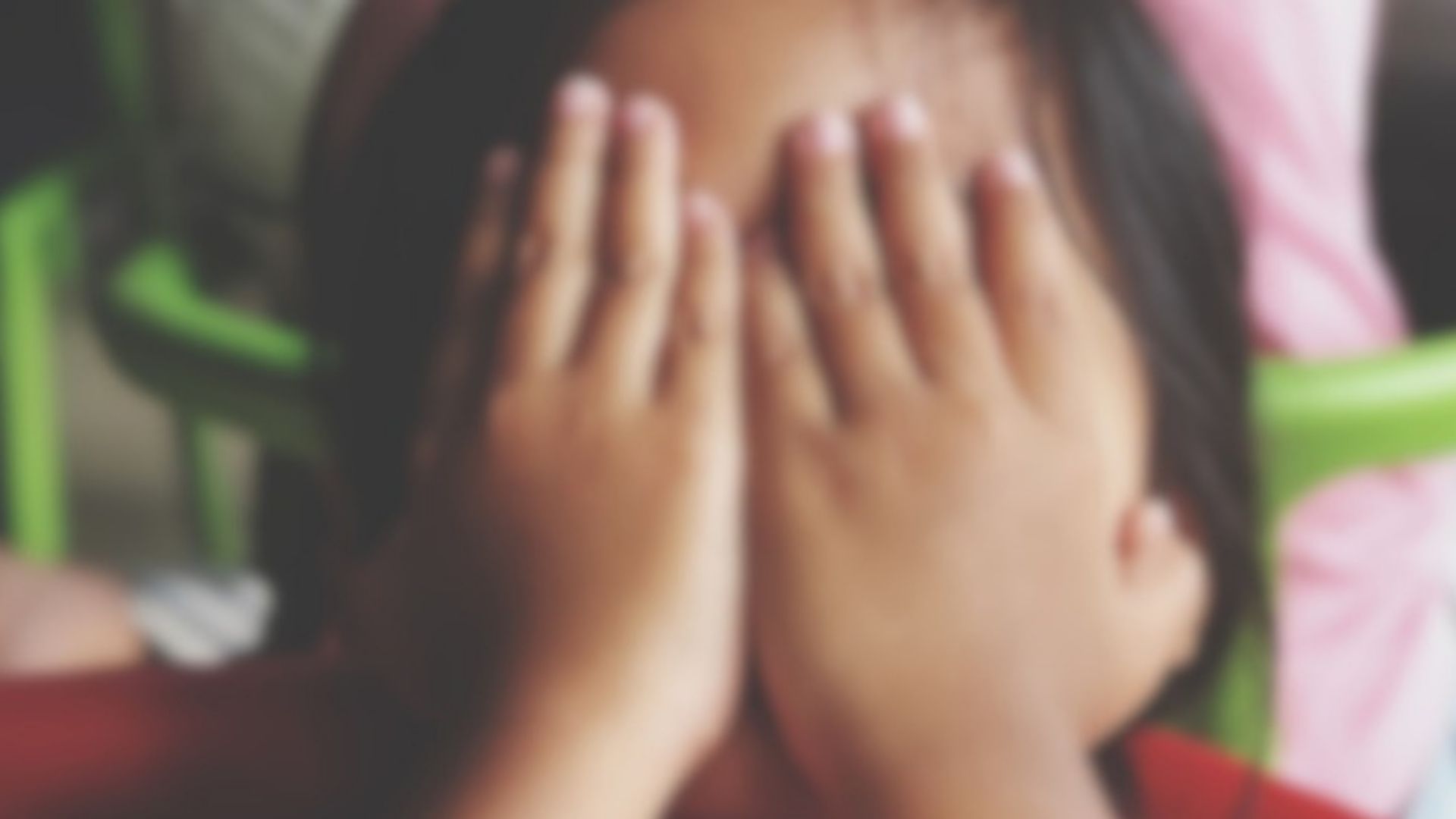 Detienen a profesora sospechosa de abuso sexual