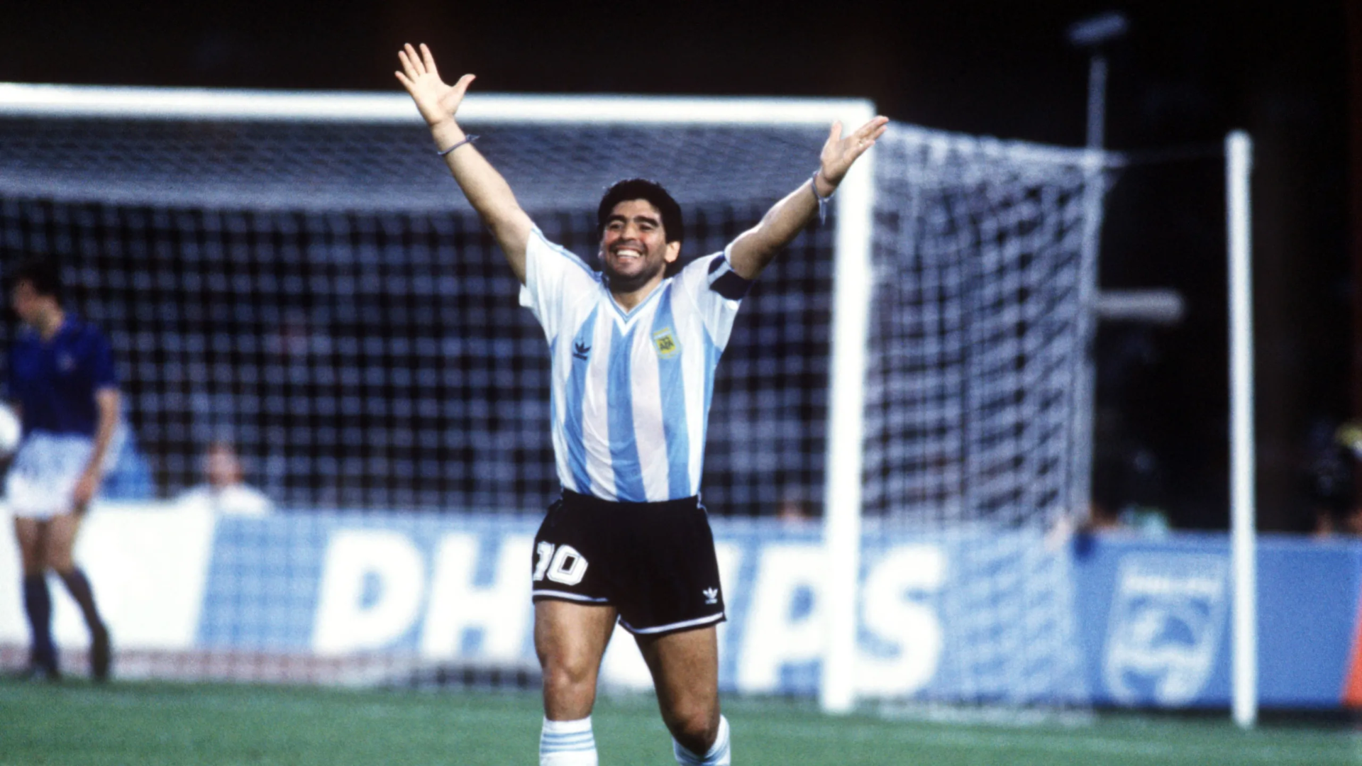 Figuras legendarias: Maradona y su recordada traye