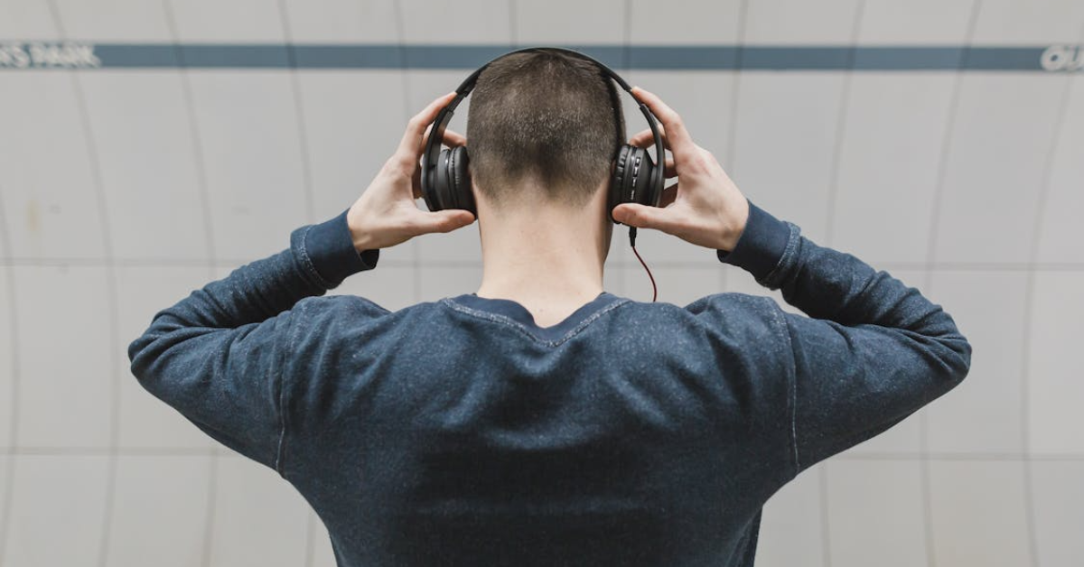 ¿Escucha siempre las mismas canciones? Estudio revela la curiosa razón