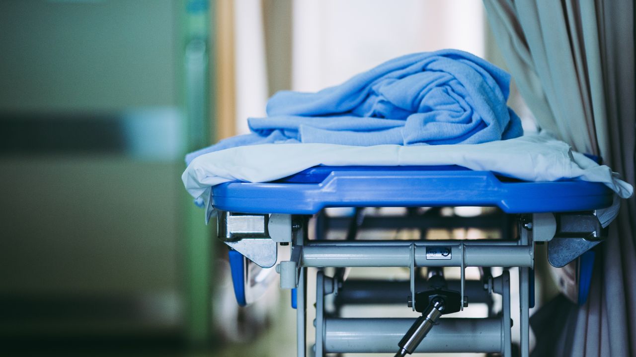 Hombre recibió brutal golpiza y murió tras estar un mes internado