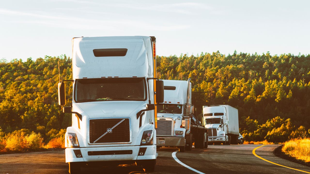 Tráilers bloquean acceso a APM Terminals y generan largas presas en Limón